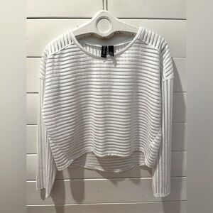 🤍ASKYA – White Textured Striped Top – Size L